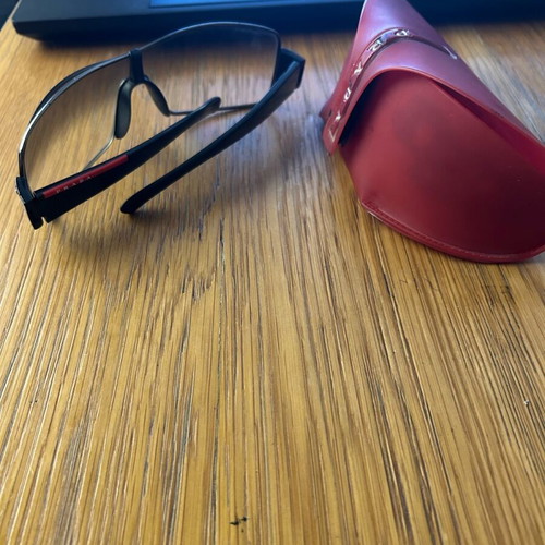 Prada sunglasses like new, women's black and gray