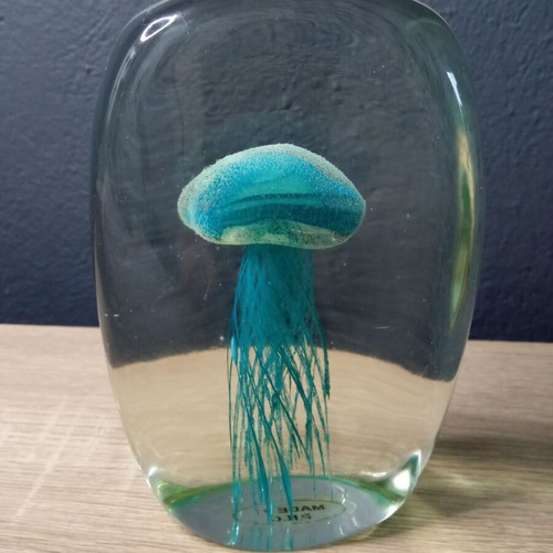 Decorative glass jellyfish paperweight new