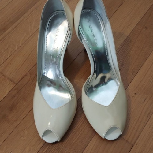 Naturalizer pumps size 40 beige like new