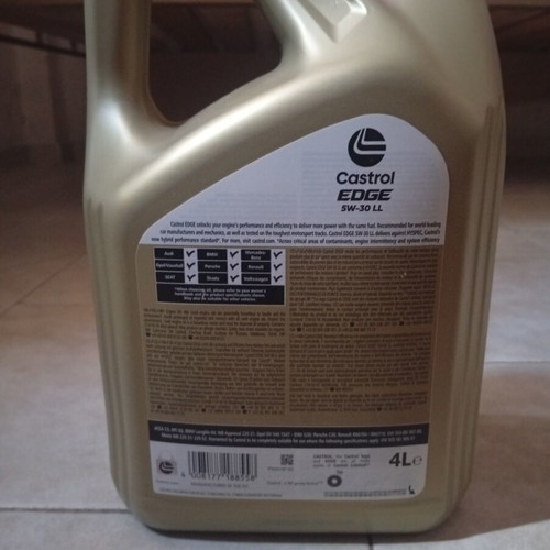 Castrol Edge 5W-30 engine oil 4L
