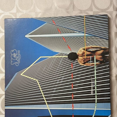 Yes vinyl records used: Owner of a lonely heart, Fragile, Going for the one
