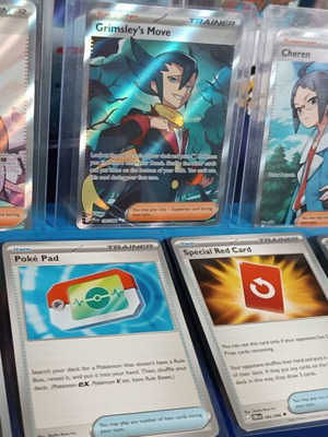 Trainer Lot Pokemon TCG with Pokepad, Red Card and Holo Special Energy near mint