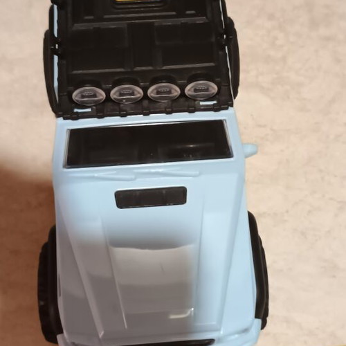 Surfing Sand Jeep toy car used with sound and light, missing right door