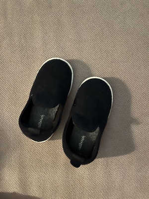 Allbirds kids shoes size T7 black merino wool like new