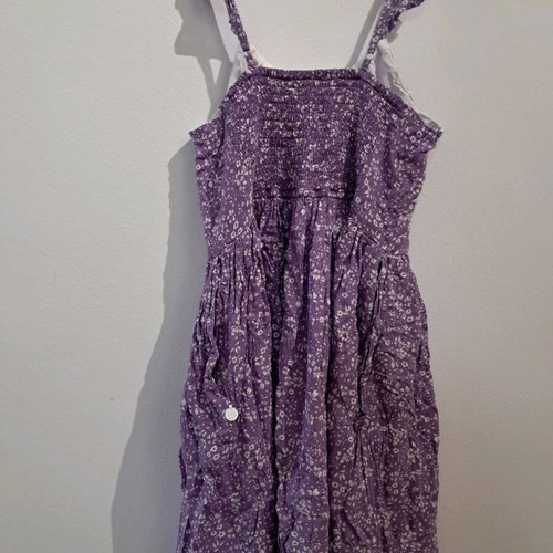 Light dress used, size S, nice color