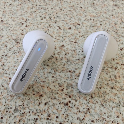 Zoopie Neo Pro TWS earbuds like new with type C cable