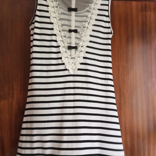 Sleeveless striped dress with tulle and lace back, like new, S/M