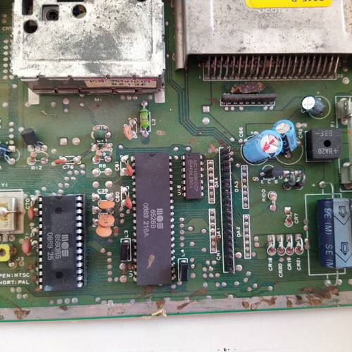 Commodore C64C used, with some missing keys and functional issues