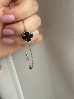 Bracelet with silver clover new