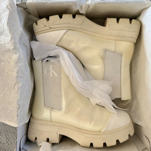 Calvin Klein Chunky Combat Chelsea Boots Size 39 Like New, White