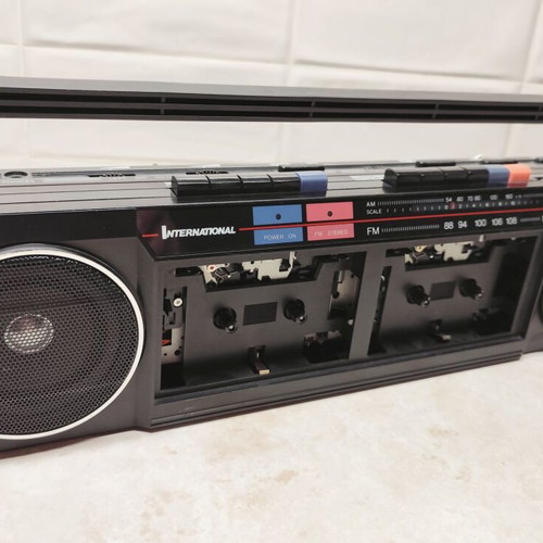 International AK-21 Vintage Boombox used, dual cassette radio 90s