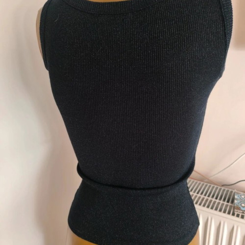 Le Vertige black knitted sleeveless top like new, subtle shine