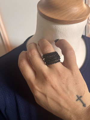 Ring spiral with black beads like new