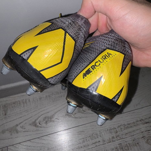 Nike Mercurial Vapor 360 football boots like new, size 42