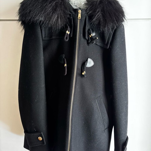 Zara black jacket with synthetic removable fur hood like new