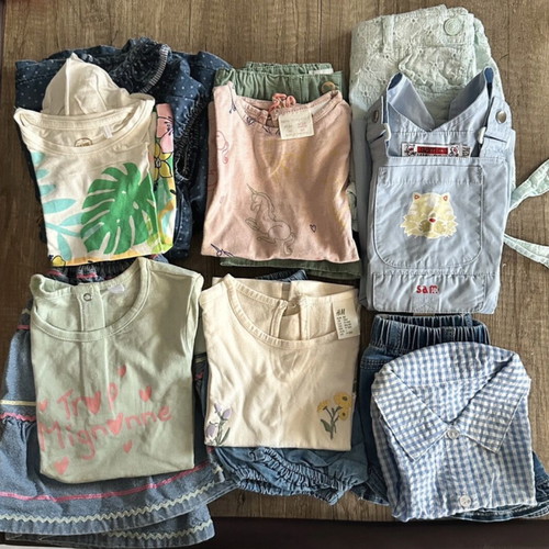 Baby clothing set like new, 12 pieces for 9-12 months