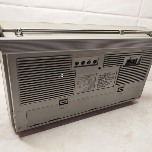 Toshiba RT-100S Vintage Boombox used, radio and cassette player