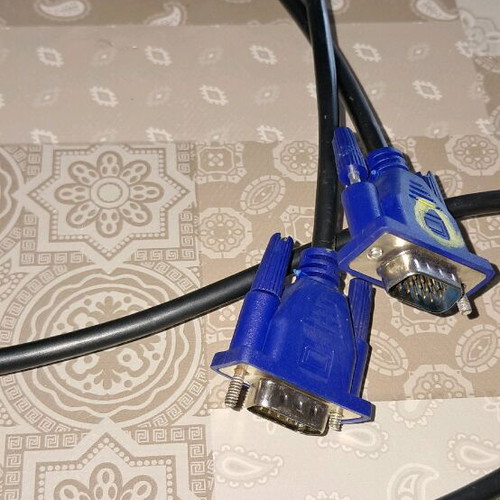 Computer cable used, length 1.45 meters