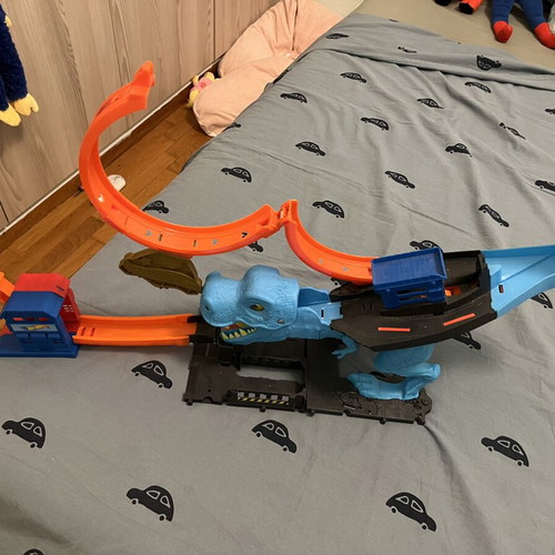 Hot Wheels T-Rex track like new