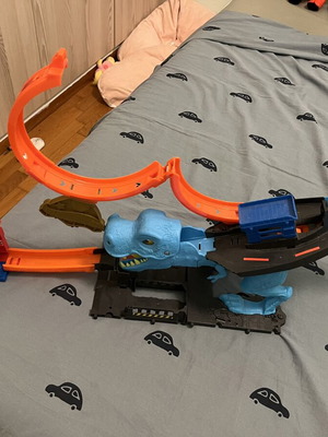 Hot Wheels T-Rex track like new