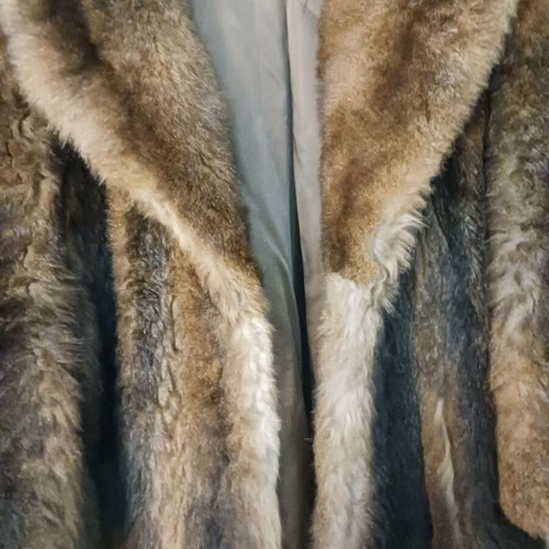 Natural fur size Large like new, brown
