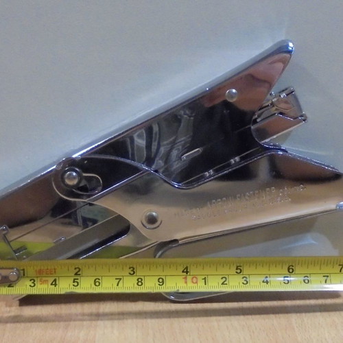Arrow P-22 old American metal stapler used with spare parts