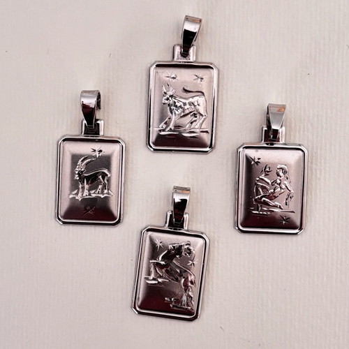 Zodiac white gold k14 pendant like new, platinum plated