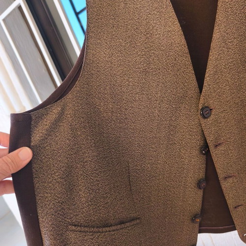 Classic wool vest brown like new