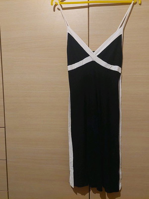Black and white summer dress Size Medium like new