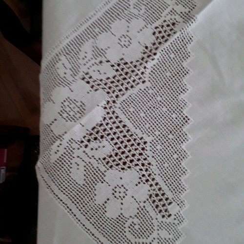 White tablecloth new with crochet 1.25m x 1.25m