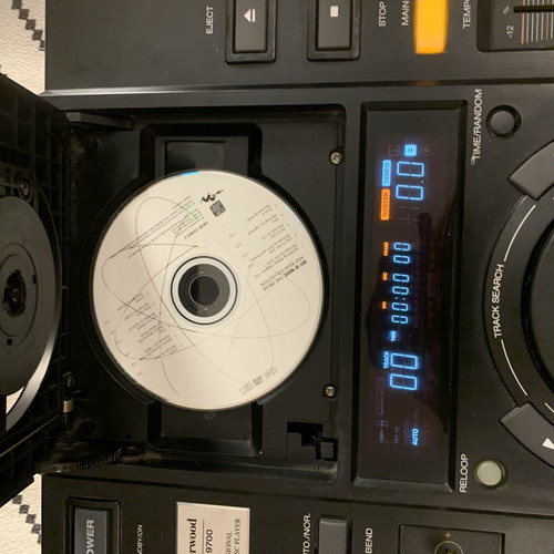Sherwood DCD-9700 CD player used with analog sound