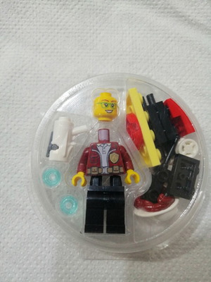 Lego Fire Chief Freya McCloud Mini Figure new