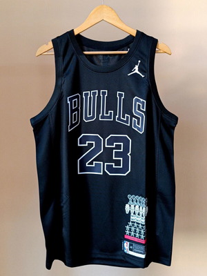 Bulls Chicago Jordan #23 jersey size L, Glory edition