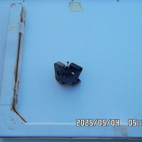 Set of 2 metal air conditioner support brackets used