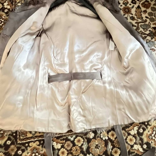 Leather jacket with fox fur like new, size Small