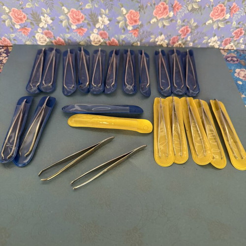 Eyebrow Tweezers set of 20 new with cases