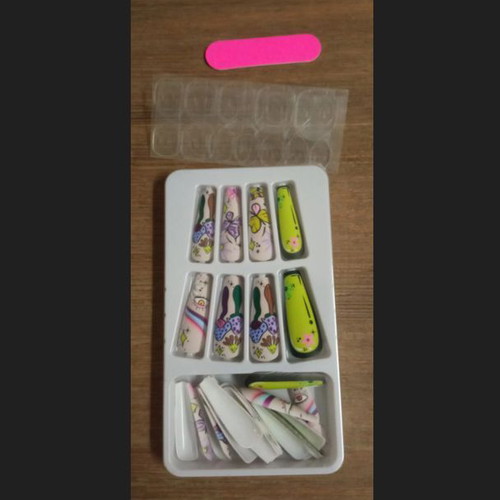 False nails new, set of 24 pieces with glue