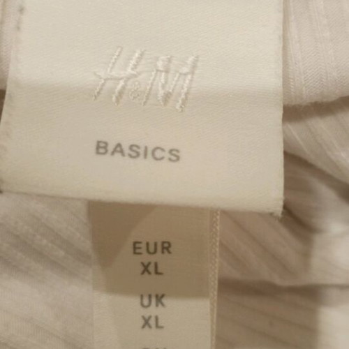 H&M women's top white with short sleeve and high neck like new, size XL