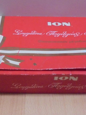 Ιον σοκολατίνια πολυτελείας παλιό χάρτινο κουτί μεταχειρισμένο, άδειο