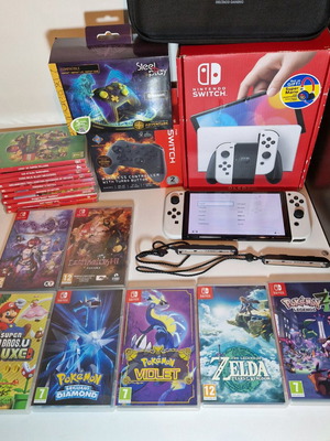 Nintendo Switch OLED σαν καινούργιο με παιχνίδια και 2 controllers