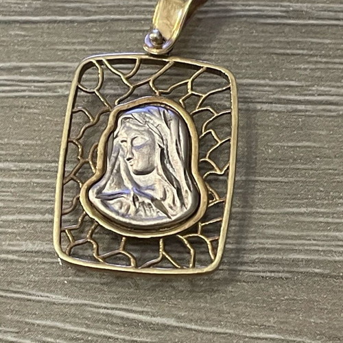 Two-tone pendant used, gold and white gold 9k