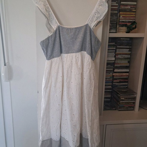 Romantic Helmi small dress used with guipure lace and embroidery
