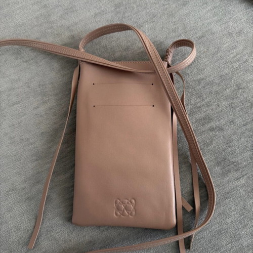 Callista phone bag in beige grained leather