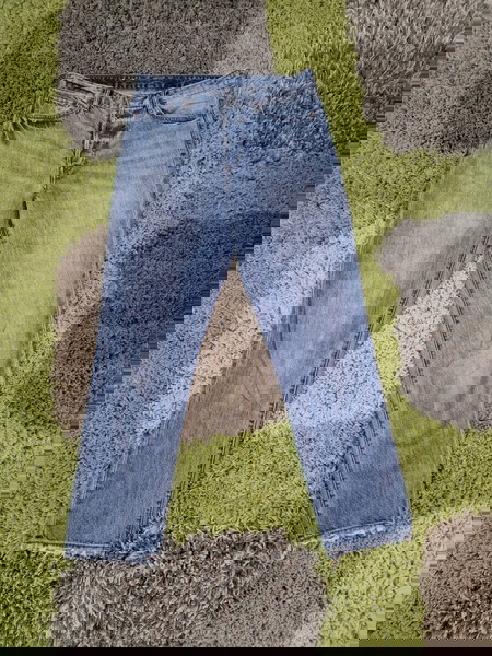 H&M vintage fit cropped women jeans! Size M