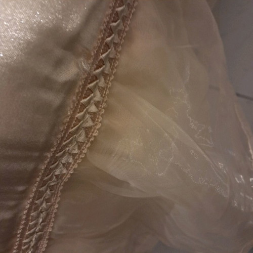 Bridal quilt super king with embroidery and silk organza new