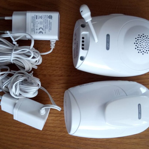 Vtech Baby Monitor DM1211 used with talk-back intercom and lullabies