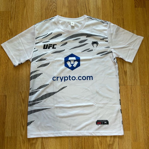 UFC and Venum t-shirts like new, sizes M and L