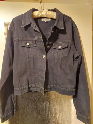 Women's denim jacket stonewashed like new, size L