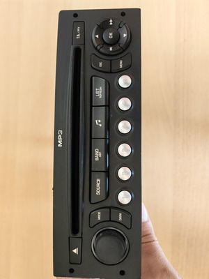 Peugeot 207 radio with MP3 like new