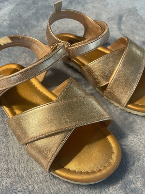 H&M children's sandals Size 26